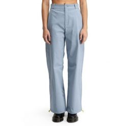 Damskie spodnie z diagonalu z prostymi nogawkami Siroko Cypher-W Blue. Niebieskie spodnie materiałowe damskie SIROKO, l, bez wzorów, z tkaniny, z podwyższonym stanem. Za 253.00 zł.