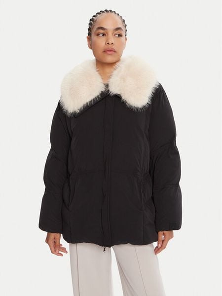 Patrizia Pepe Kurtka zimowa 8O0194 A629 Czarny Regular Fit. Czarne kurtki damskie Patrizia Pepe, na zimę, bez wzorów, z syntetyku, bez kaptura. Za 1,899.00 zł.