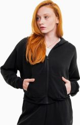 4f Bluza damska 4F F1002 czarna 4FWSS24TSWSF1002 20S XS. Czarne bluzy damskie 4f, s, bez wzorów, bez kaptura. Za 194.89 zł.