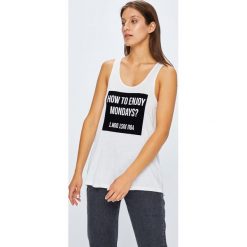 Tally Weijl - Top. Szare topy damskie TALLY WEIJL, z nadrukiem, z dzianiny, z okrągłym kołnierzem, bez rękawów. W wyprzedaży za 34.90 zł.