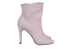 Botki Bayla-076 1579Z Jasny Popiel, Skóra naturalna - 39. Szare botki damskie Bayla, z materiału, eleganckie, z otwartym noskiem, bez obcasa, na platformie, bez zapięcia. W wyprzedaży za 89.10 zł.