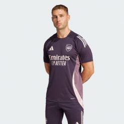 Koszulka Arsenal Tiro 24 Training. Czarne koszulki sportowe męskie Adidas, xl, bez wzorów, z materiału, bez kołnierzyka, bez ramiączek, do piłki nożnej. Za 234.05 zł.