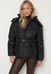 Czarna Pikowana Kurtka Zimowa z Paskiem z Klamerką w Stylu Retro Alorisse. Czarne kurtki damskie Born2be, na zimę, l, bez wzorów, z jeansu, bez kaptura. Za 249.99 zł.