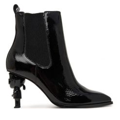 Botki KARL LAGERFELD. Czarne botki damskie KARL LAGERFELD, bez obcasa, na szpilce, bez zapięcia. Za 1,054.00 zł.