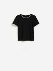 T-shirt z dodatkiem modalu - czarny. Czarne t-shirty damskie Reserved, l, bez wzorów, z bawełny, bez kołnierzyka. Za 69.99 zł.