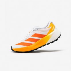 Buty do biegania w terenie damskie ADIDAS Terrex Agravic 4. Białe obuwie sportowe damskie Adidas, bez wzorów, do biegania, adidas terrex. Za 599.99 zł.