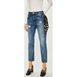 Guess Jeans - Jeansy The It Girl. Jeansy damskie marki Guess Jeans. W wyprzedaży za 399.90 zł.