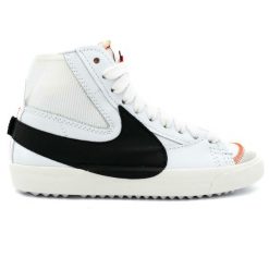 Buty do chodzenia damskie Nike W Blazer Mid 77 Jumbo. Białe obuwie sportowe damskie Nike, bez wzorów, z materiału, do biegania. Za 525.00 zł.