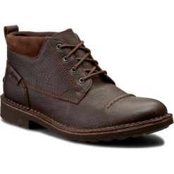 Trzewiki CLARKS - Lawes Top 261200137 Brown WLined Lea. Brązowe kozaki męskie Clarks, z materiału, eleganckie. W wyprzedaży za 329.00 zł.