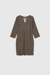 Sukienka w drobny wzór czarna. Czarne sukienki damskie MOODO, bez wzorów, z elastanu, bez kołnierzyka, bez ramiączek. Za 129.99 zł.
