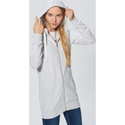 Długa bluza z kapturem - Jasny szary. Szare bluzy damskie Cropp. Za 89.99 zł.