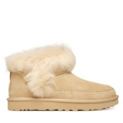 Śniegowce Ugg. Brązowe śniegowce i trapery damskie UGG. Za 789.99 zł.