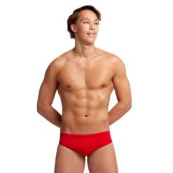 Kąpielówki męskie slipy na basen treningowe Funky Trunks Still Red. Czerwone kąpielówki męskie FUNKY TRUNKS, l, bez wzorów, do pływania. Za 124.99 zł.