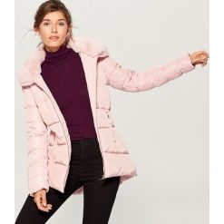 Kurtka z kapturem - Różowy. Czerwone kurtki damskie Mohito. Za 219.99 zł.