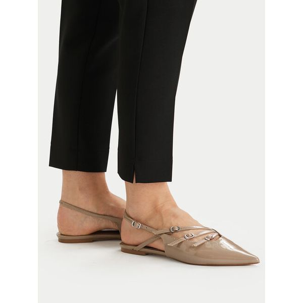 Baleriny Steve Madden. Brązowe baleriny damskie Steve Madden, bez wzorów, bez obcasa. Za 239.99 zł.