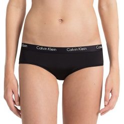 Calvin Klein Figi Cheeky Hipster qf1376e-001 Czarny (Rozmiar S). Figi damskie marki Calvin Klein. W wyprzedaży za 76.00 zł.