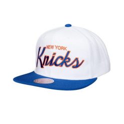 Czapka typu snapback Mitchell & Ness Heritage Script New York Knicks. Białe czapki i kapelusze męskie Mitchell & Ness, bez wzorów. Za 237.00 zł.