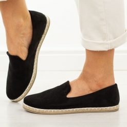 Czarne espadryle damskie, półbuty Potocki 16386. Czarne espadryle damskie POTOCKI, na jesień, bez wzorów, z jeansu, casualowe, z okrągłym noskiem, bez obcasa, na płaskiej podeszwie, bez zapięcia. W wyprzedaży za 87.12 zł.