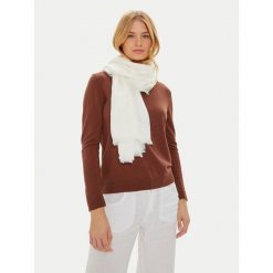 Chusta Guess. Białe szaliki i chusty damskie Guess, z aplikacjami. Za 329.99 zł.