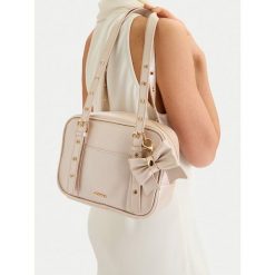 Torebka JENNY. Brązowe torebki do ręki damskie Jenny, bez wzorów, klasyczne, bez dodatków. Za 129.99 zł.