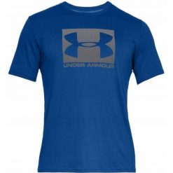Koszulka do biegania męska Under Armour Sportstyle Boxed. Niebieskie koszulki sportowe męskie Under Armour, na lato, m, bez wzorów, z bawełny, bez kołnierzyka, bez ramiączek, do biegania. Za 69.99 zł.