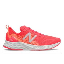 Buty do biegania damskie New Balance WCH996P4. Brązowe obuwie sportowe damskie New Balance, bez wzorów, z materiału, do biegania. Za 459.99 zł.