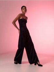 Czółenka z ozdobnym zapięciem - czarny. Czarne czółenka damskie Reserved, bez wzorów, klasyczne, bez obcasa, bez zapięcia. W wyprzedaży za 59.99 zł.