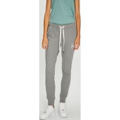 Roxy - Spodnie. Spodnie materiałowe damskie marki Roxy. W wyprzedaży za 159.90 zł.