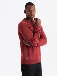 Sweter męski washowany z dekoltem w serek - czerwony V3 - Rozmiar: S. Czerwone swetry przez głowę męskie Ombre Clothing, m, bez wzorów, z bawełny, bez kołnierzyka. W wyprzedaży za 111.99 zł.