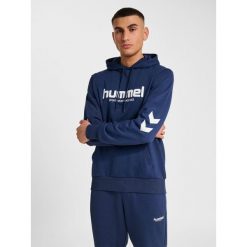 Bluza z kapturem Hummel Legacy 2.0. Niebieskie bluzy męskie Hummel, bez wzorów, z kapturem. Za 246.00 zł.