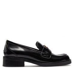 Loafersy DKNY. Czarne mokasyny damskie DKNY. Za 609.99 zł.