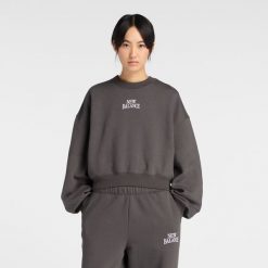 Bluza damska New Balance WT61935IABR – szara. Szare bluzy damskie New Balance, s, z aplikacjami, z bawełny, bez kaptura. Za 259.99 zł.