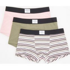 3 pack bokserek - Różowy. Czerwone bokserki męskie Reserved. W wyprzedaży za 39.99 zł.