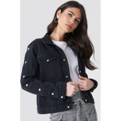 NA-KD Trend Kurtka jeansowa z zatrzaskami - Black. Czarne kurtki damskie NA-KD Trend, z denimu. Za 283.95 zł.