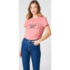 Rut&Circle T-shirt My Own Back - Pink. T-shirty damskie marki Rut&Circle. W wyprzedaży za 40.47 zł.