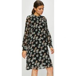 Jacqueline de Yong - Sukienka. Szare sukienki damskie Jacqueline de Yong, z materiału, casualowe, z okrągłym kołnierzem. W wyprzedaży za 79.90 zł.