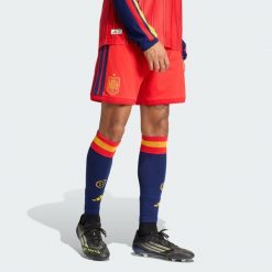 Szorty Spain 26 Home Authentic. Czerwone krótkie spodenki sportowe męskie Adidas, bez wzorów, do piłki nożnej, climacool (adidas). Za 239.00 zł.