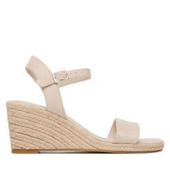 Espadryle Tamaris. Brązowe sandały damskie Tamaris, bez wzorów, bez obcasa, bez zapięcia. Za 229.99 zł.