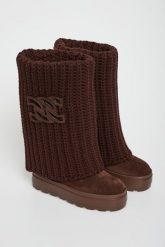 Kozaki damskie zamszowe CASADEI. Kozaki damskie Casadei, z zamszu, bez obcasa. Za 6,249.00 zł.