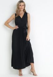 Czarna Plisowana Sukienka Maxi z Gumką w Pasie i Materiałowym Paskiem Biak. Czarne sukienki damskie Born2be, na imprezę, na lato, l, bez wzorów, z materiału, eleganckie, bez kołnierzyka, bez ramiączek, maxi. Za 84.99 zł.