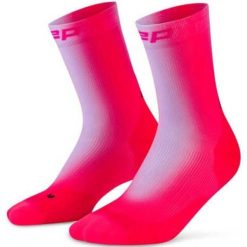 Męskie skarpety kompresyjne do połowy łydki do biegania gradientowe różowe CEP. Czerwone skarpety męskie CEP, bez wzorów, z elastanu. Za 104.00 zł.