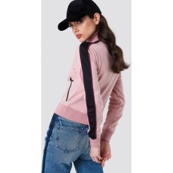NA-KD Bluza sportowa z suwakiem - Pink. Różowe bluzy sportowe damskie NA-KD, w paski, z poliesteru. Za 202.95 zł.