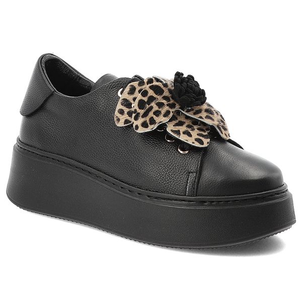 Czarne Sneakersy Karino Modne Obuwie Damskie. Czarne półbuty damskie Karino, bez wzorów, ze skóry, eleganckie, bez obcasa, na platformie, bez zapięcia. Za 475.99 zł.