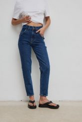 Spodnie jeansowe typu mom fit w kolorze NAVY BLUE JEANS - JUST-XL. Niebieskie jeansy damskie Marsala, z podwyższonym stanem. Za 349.90 zł.