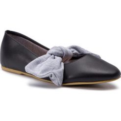 Baleriny L37 - Princesses Rule S29 Czarny. Czarne półbuty damskie L37, bez wzorów, z materiału, klasyczne, bez obcasa, bez zapięcia. W wyprzedaży za 319.00 zł.