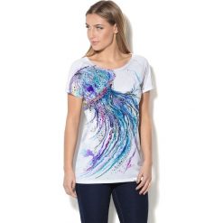 Colour Pleasure Koszulka CP-034 59 biało-fioletowo-niebieska r. XXXL-XXXXL. Bluzki damskie marki Colour Pleasure. Za 70.35 zł.