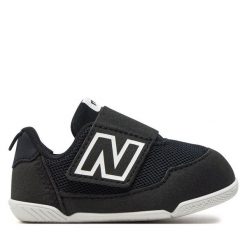 Sneakersy New Balance. Czarne trampki i tenisówki chłopięce New Balance, bez wzorów, bez zapięcia. Za 149.99 zł.