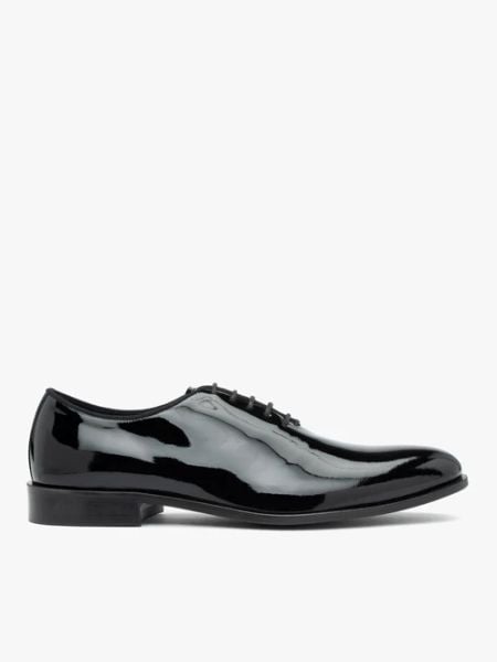 Czarne półbuty lakierowane premium. Czarne eleganckie półbuty Ryłko, z lakierowanej skóry, eleganckie, przed kostkę, bez zapięcia. Za 599.99 zł.