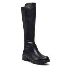 Kozaki Refresh. Czarne kozaki damskie Refresh, bez obcasa, na płaskiej podeszwie. Za 369.99 zł.