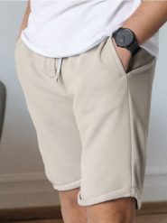 Szorty slim fit - beżowy. Brązowe szorty męskie Sinsay, l, bez wzorów. Za 29.99 zł.